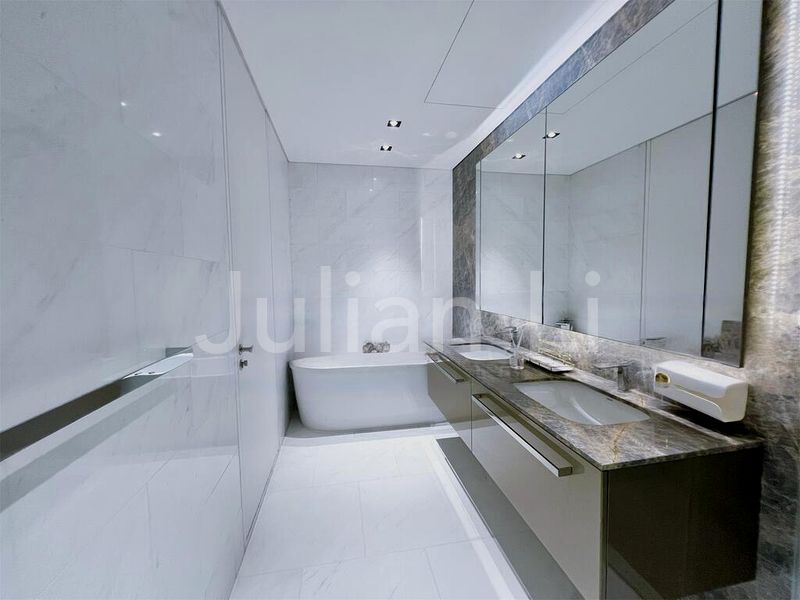 4 Bed Condo for Sale in  South Beach Residences - Image 9